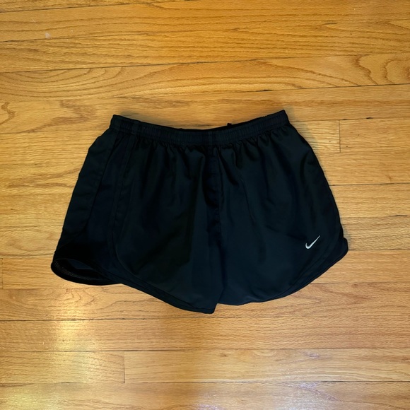 Nike Women’s Tempo Shorts - Picture 1 of 2